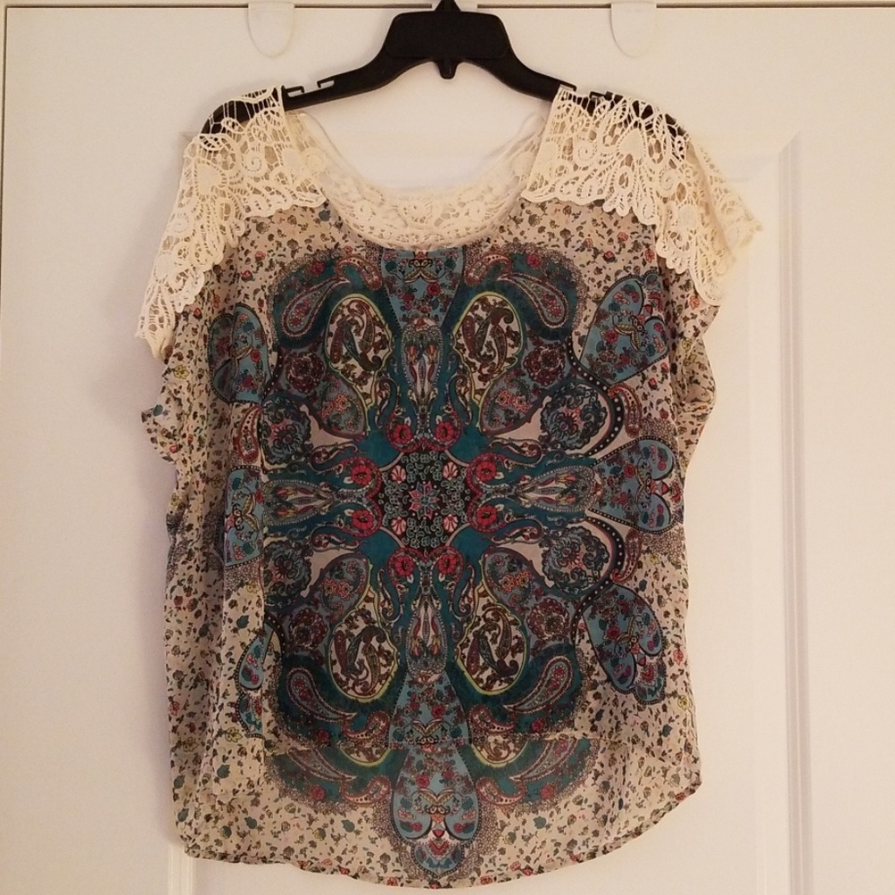 Short sleeve blouse with lace shoulder detail
